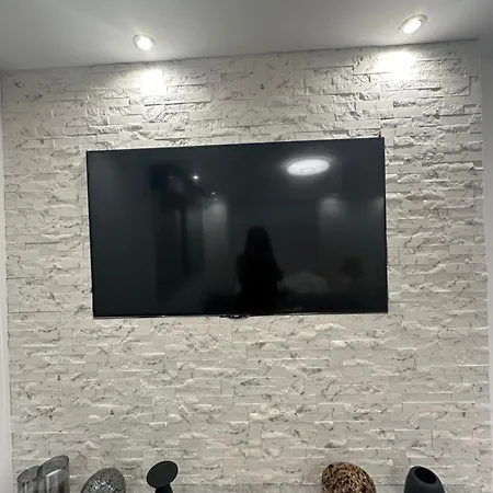 36mt2 A 5 Min A Pied Boulevard De Belgique Mc *