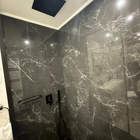 36mt2 A 5 Min A Pied Boulevard De Belgique Mc