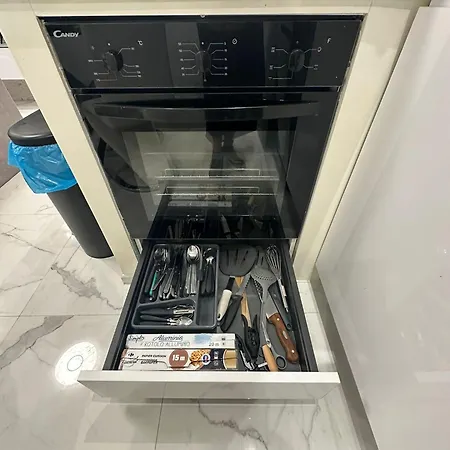 36mt2 A 5 Min A Pied Boulevard De Belgique Mc *